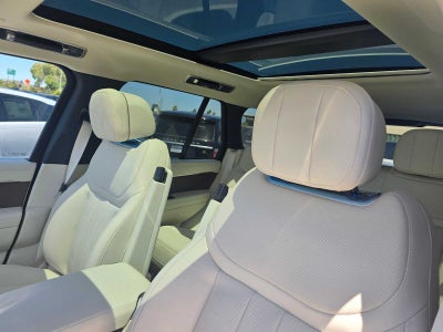 2026 Land Rover Range Rover SE