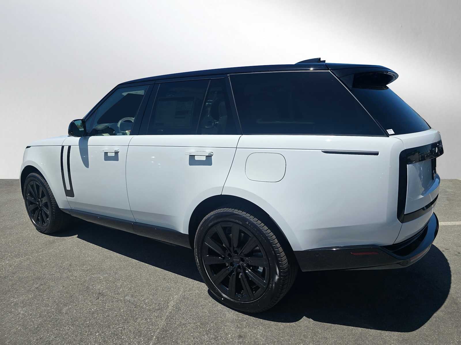 2026 Land Rover Range Rover SE