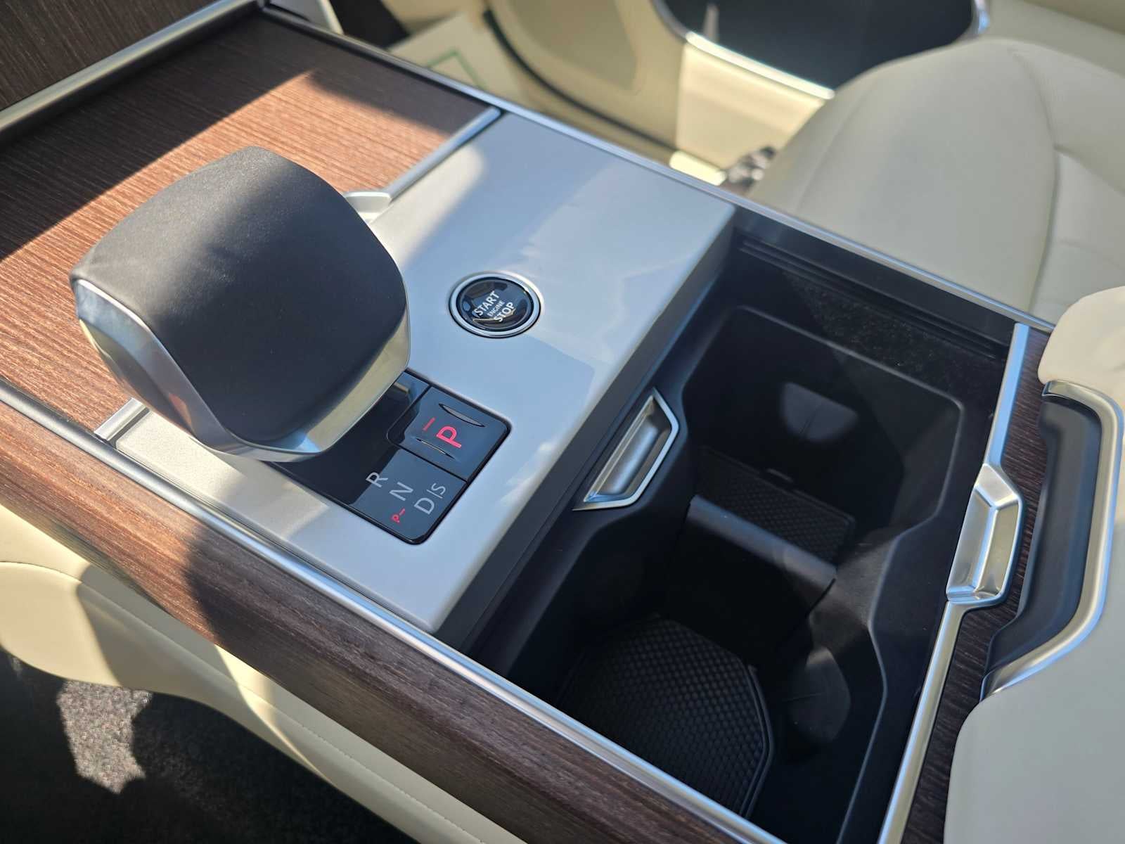 2026 Land Rover Range Rover SE