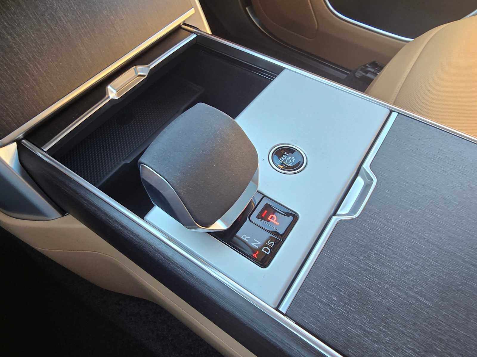 2026 Land Rover Range Rover SE