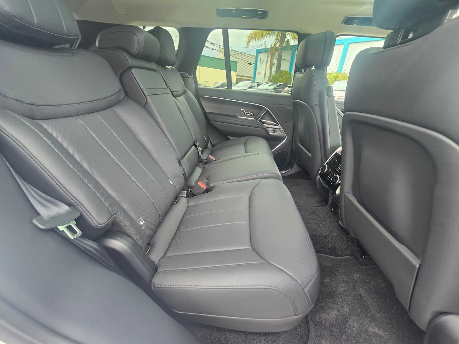 2026 Land Rover Range Rover SE
