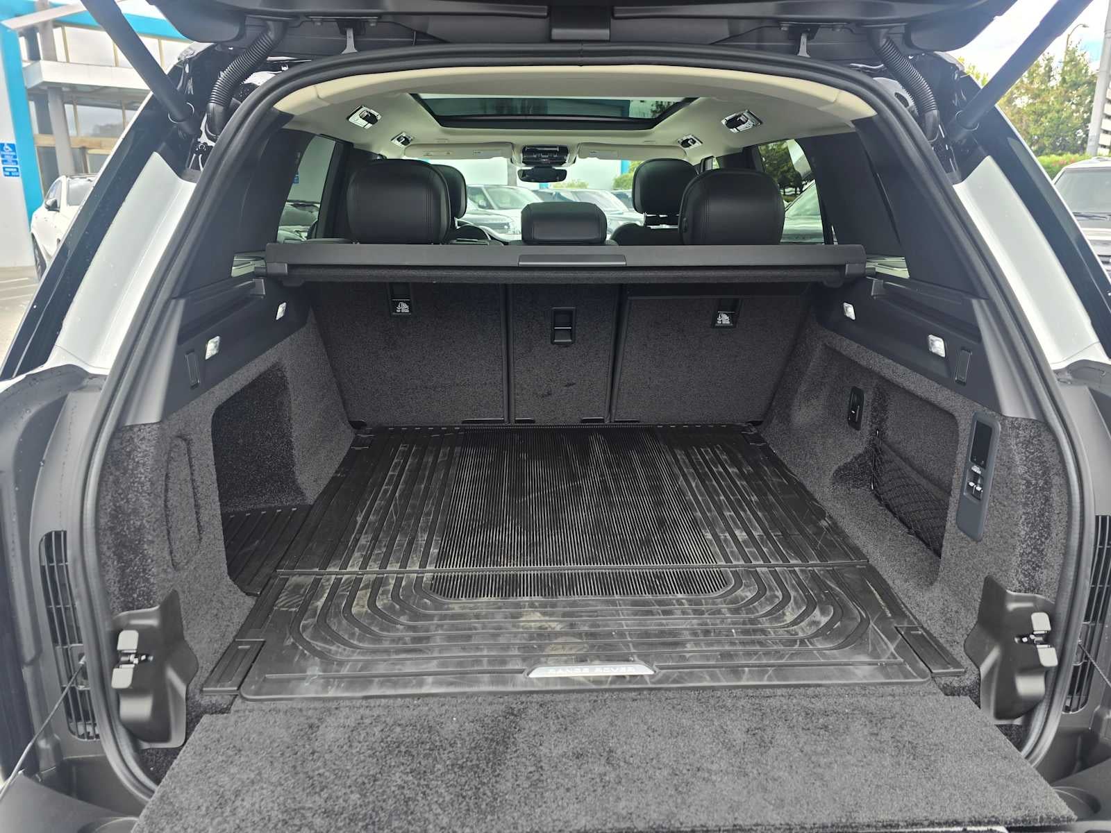 2026 Land Rover Range Rover SE