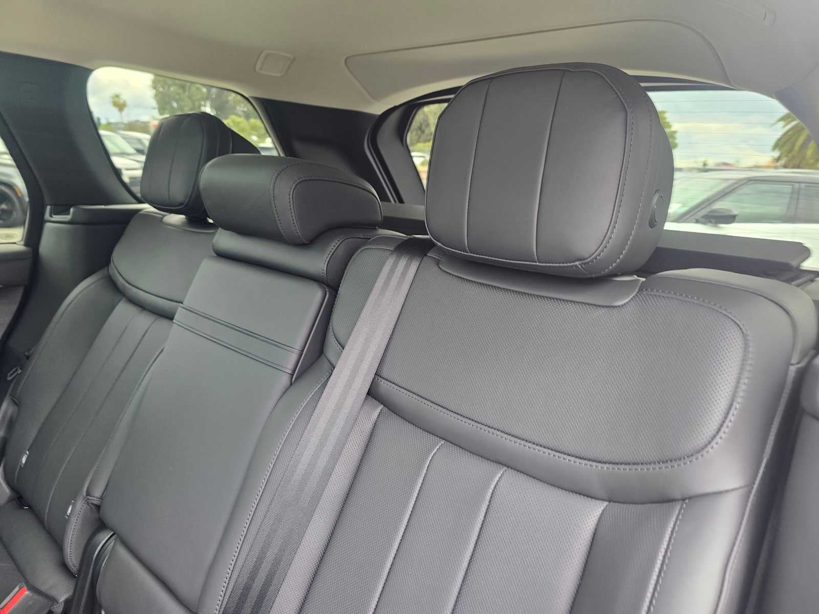 2026 Land Rover Range Rover SE