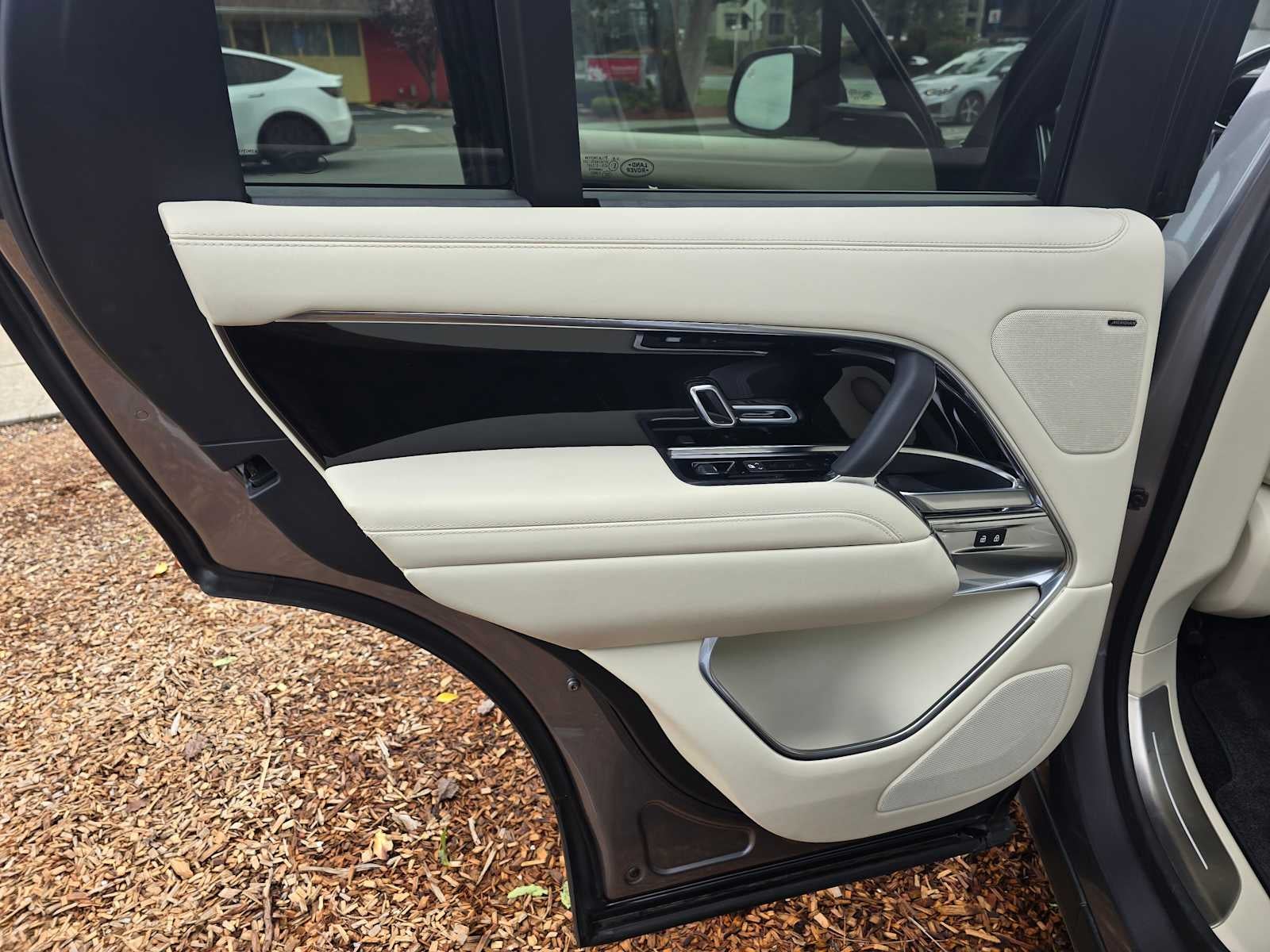 2023 Land Rover Range Rover SE
