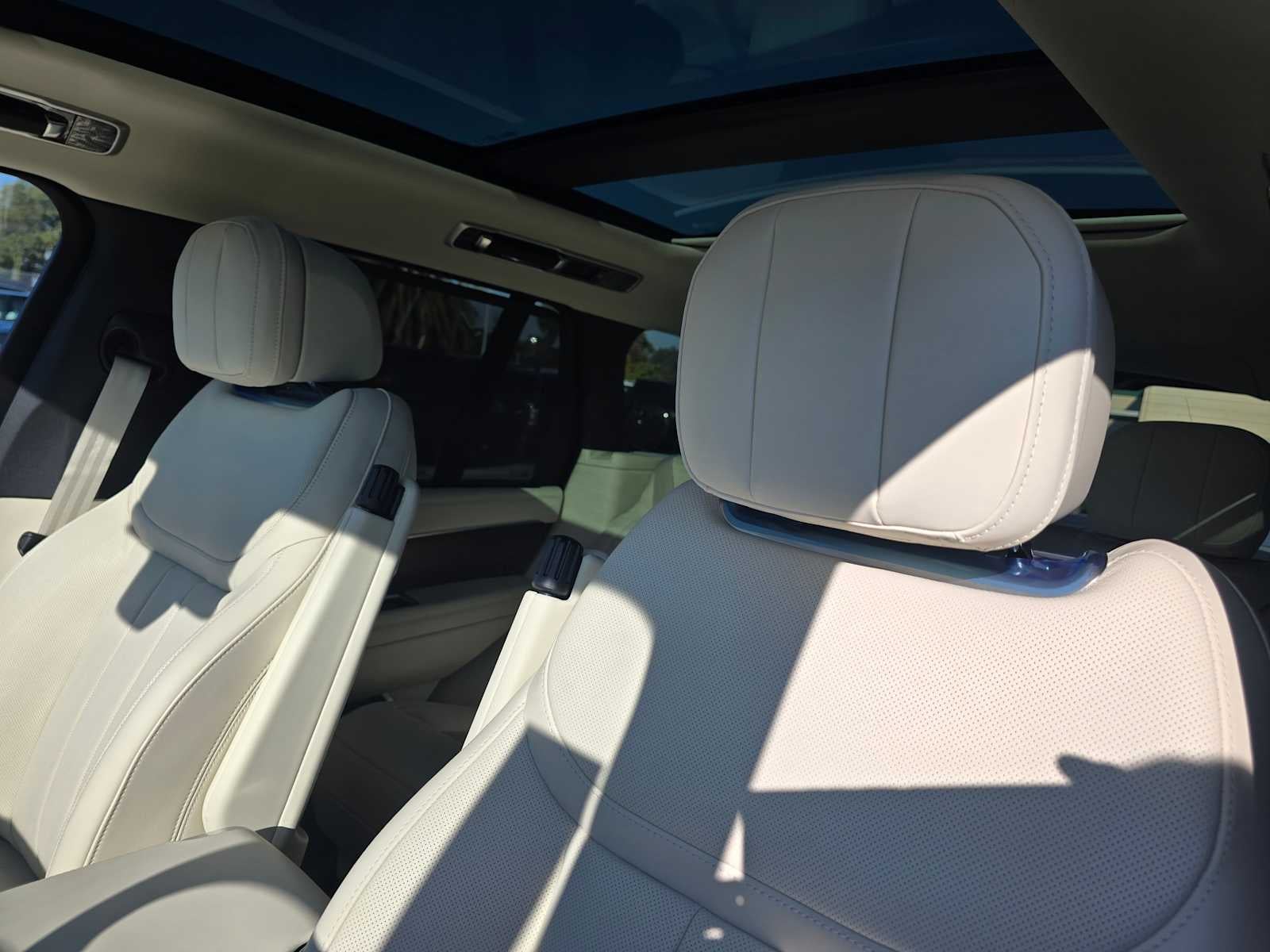 2026 Land Rover Range Rover SE