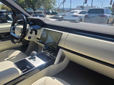 2026 Land Rover Range Rover SE