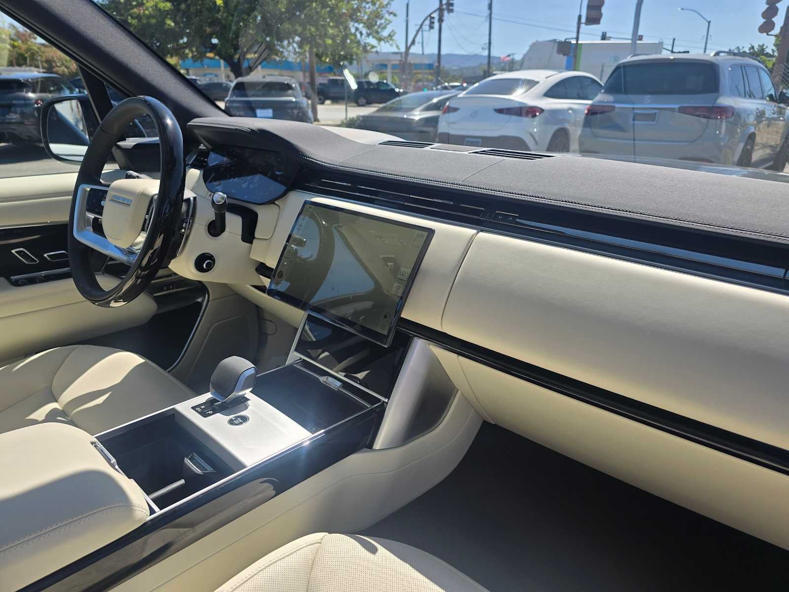 2026 Land Rover Range Rover SE