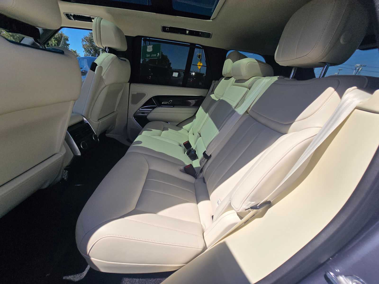 2026 Land Rover Range Rover SE