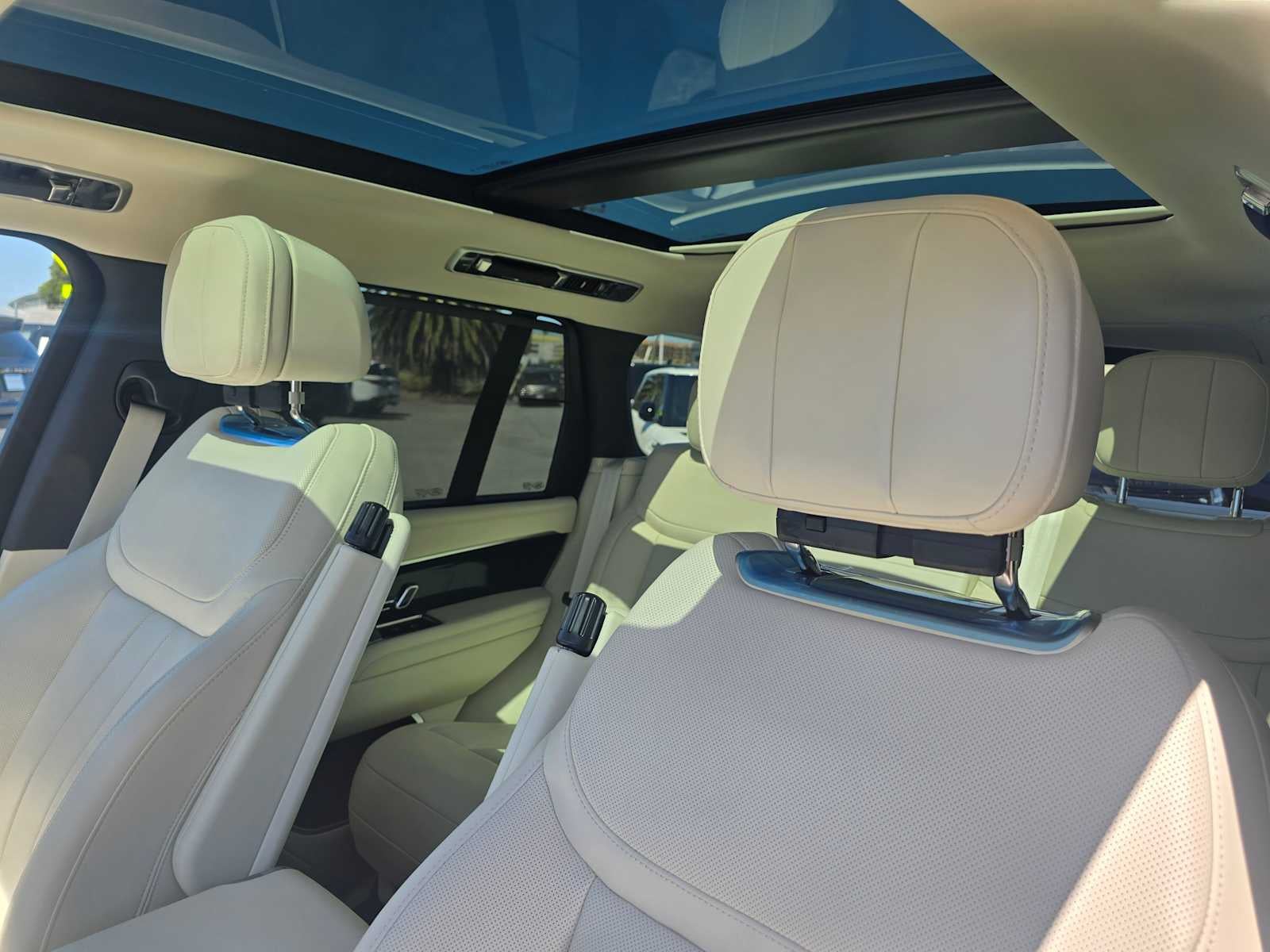 2026 Land Rover Range Rover SE