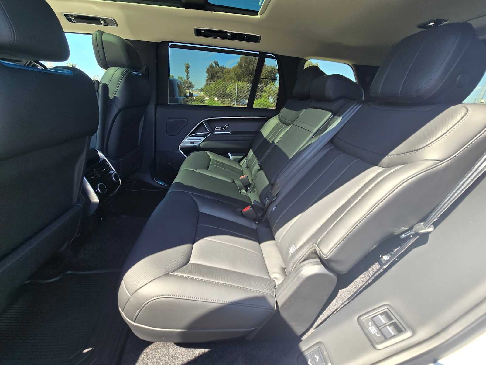 2026 Land Rover Range Rover SE