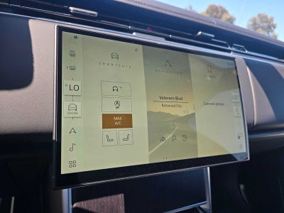 2026 Land Rover Range Rover SE
