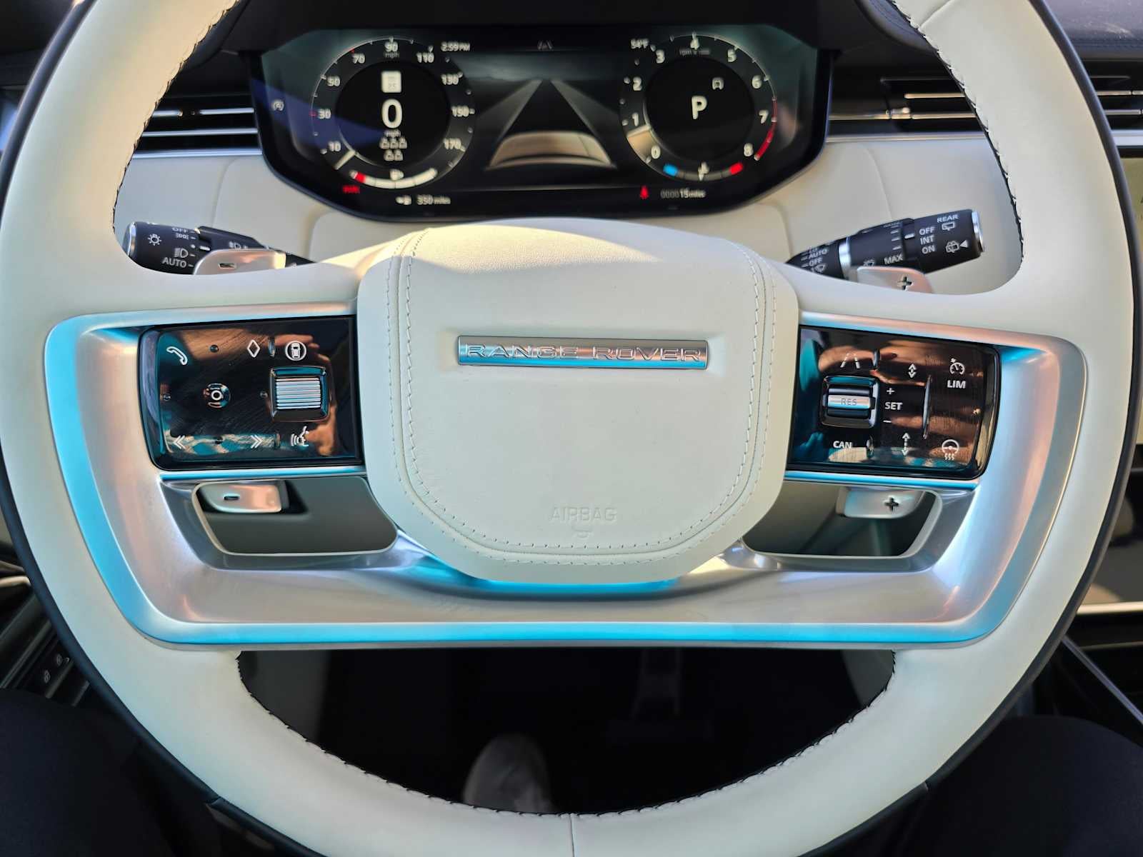 2025 Land Rover Range Rover SE