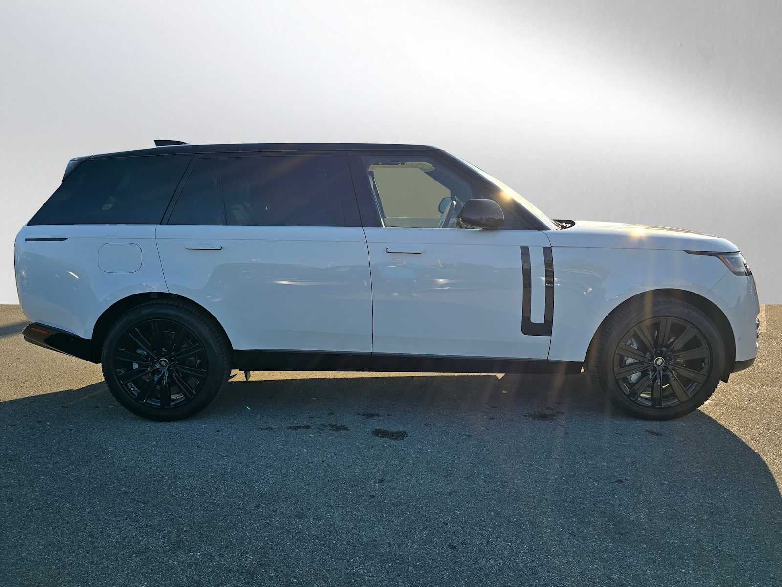 2025 Land Rover Range Rover SE