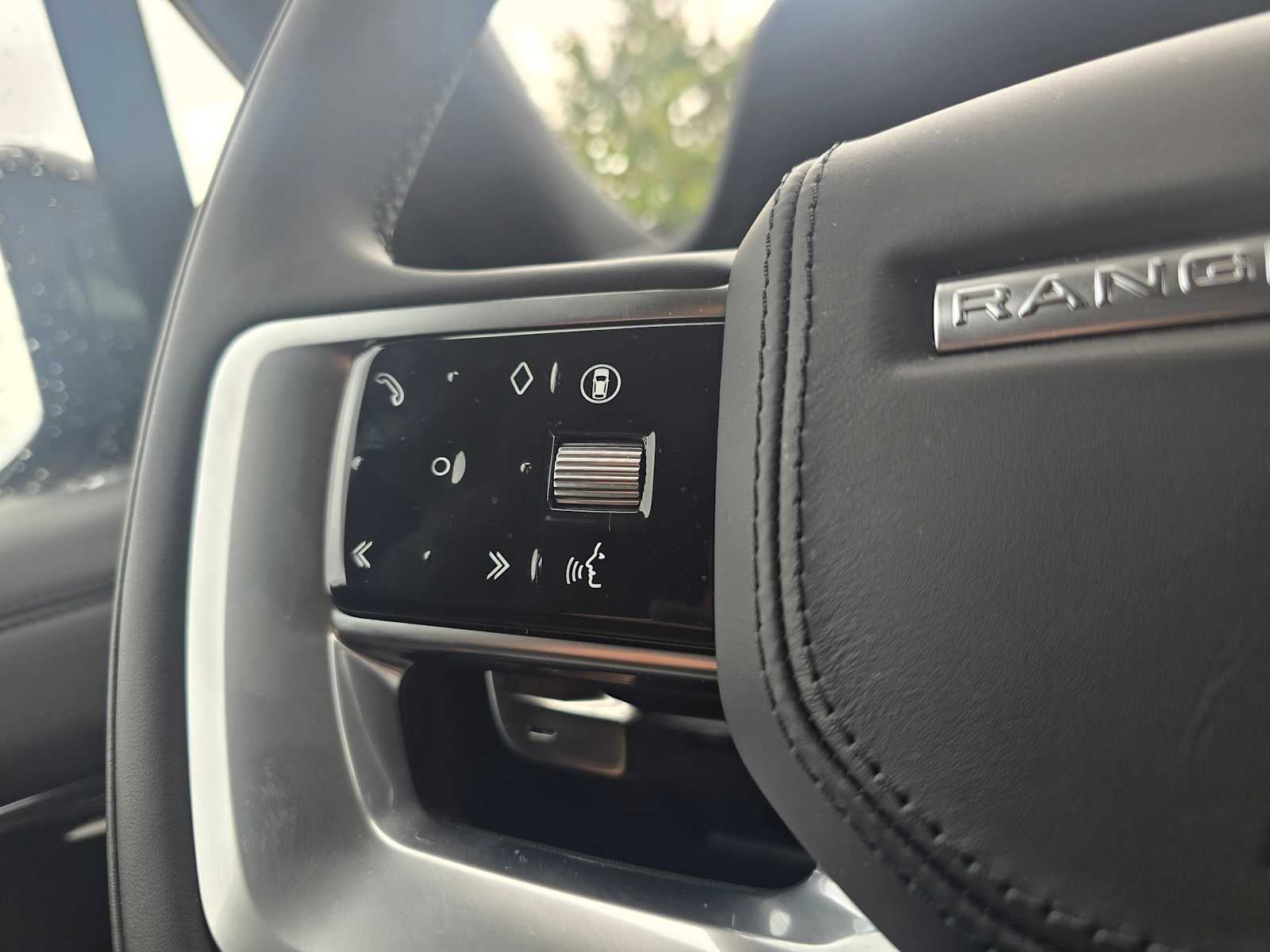 2026 Land Rover Range Rover SE