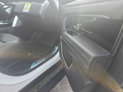 2025 Land Rover Range Rover SE