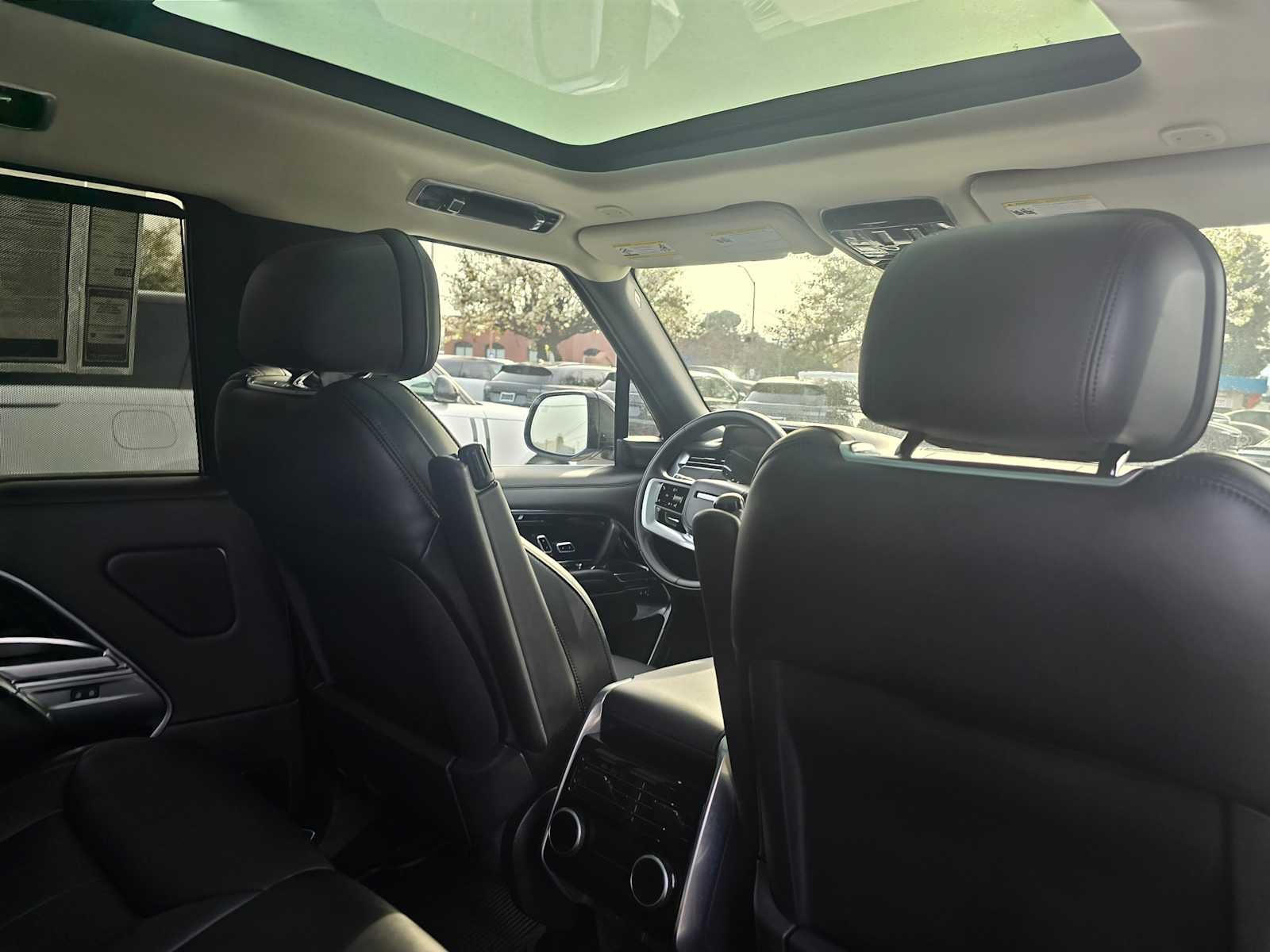 2025 Land Rover Range Rover SE