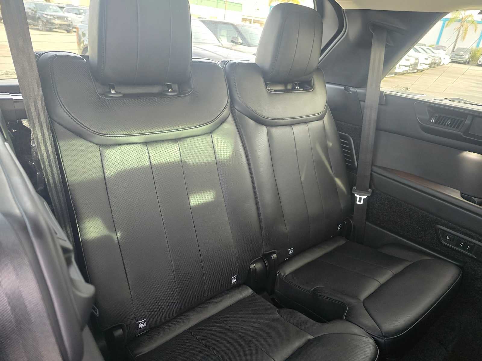 2025 Land Rover Range Rover SE