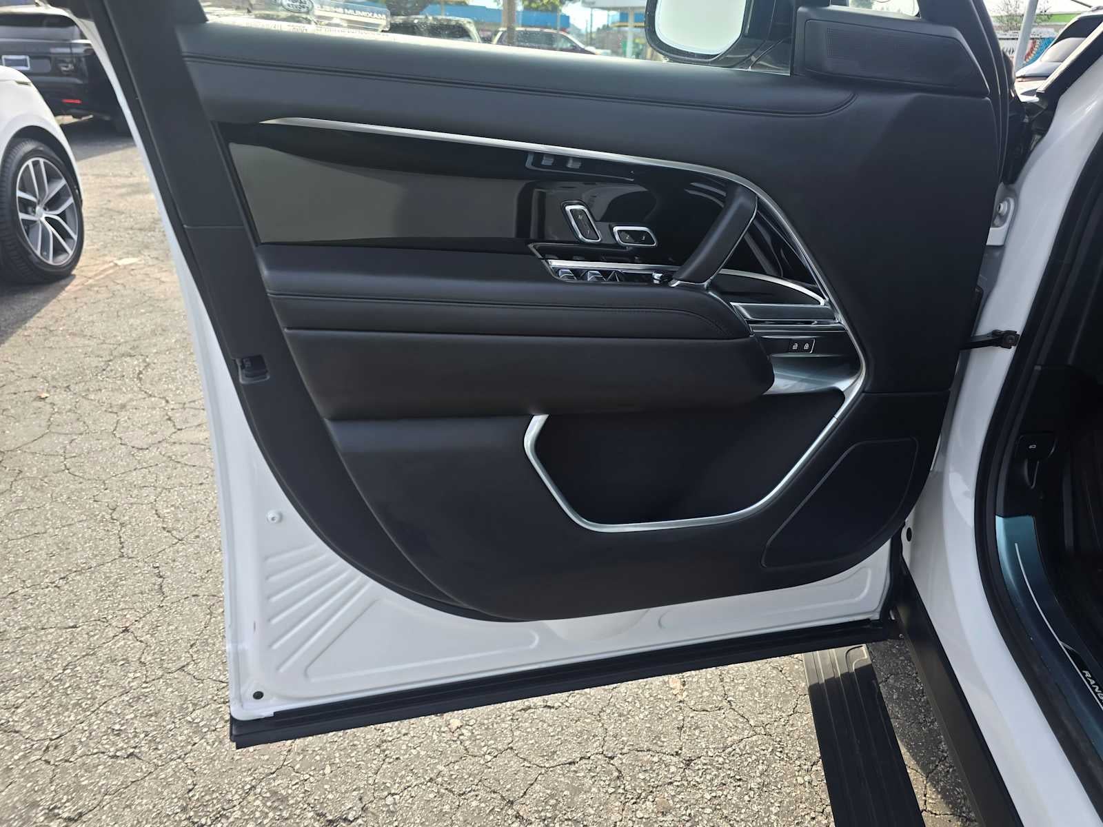 2025 Land Rover Range Rover SE