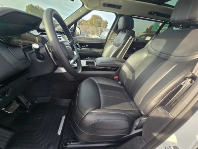 2025 Land Rover Range Rover SE