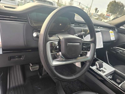 2025 Land Rover Range Rover SE
