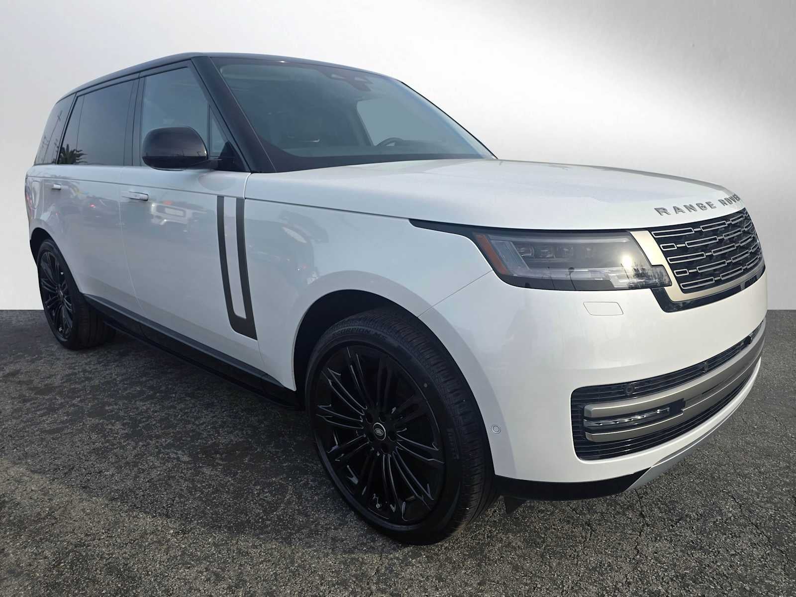 2025 Land Rover Range Rover SE