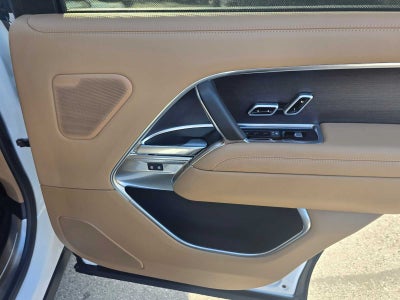 2026 Land Rover Range Rover SE