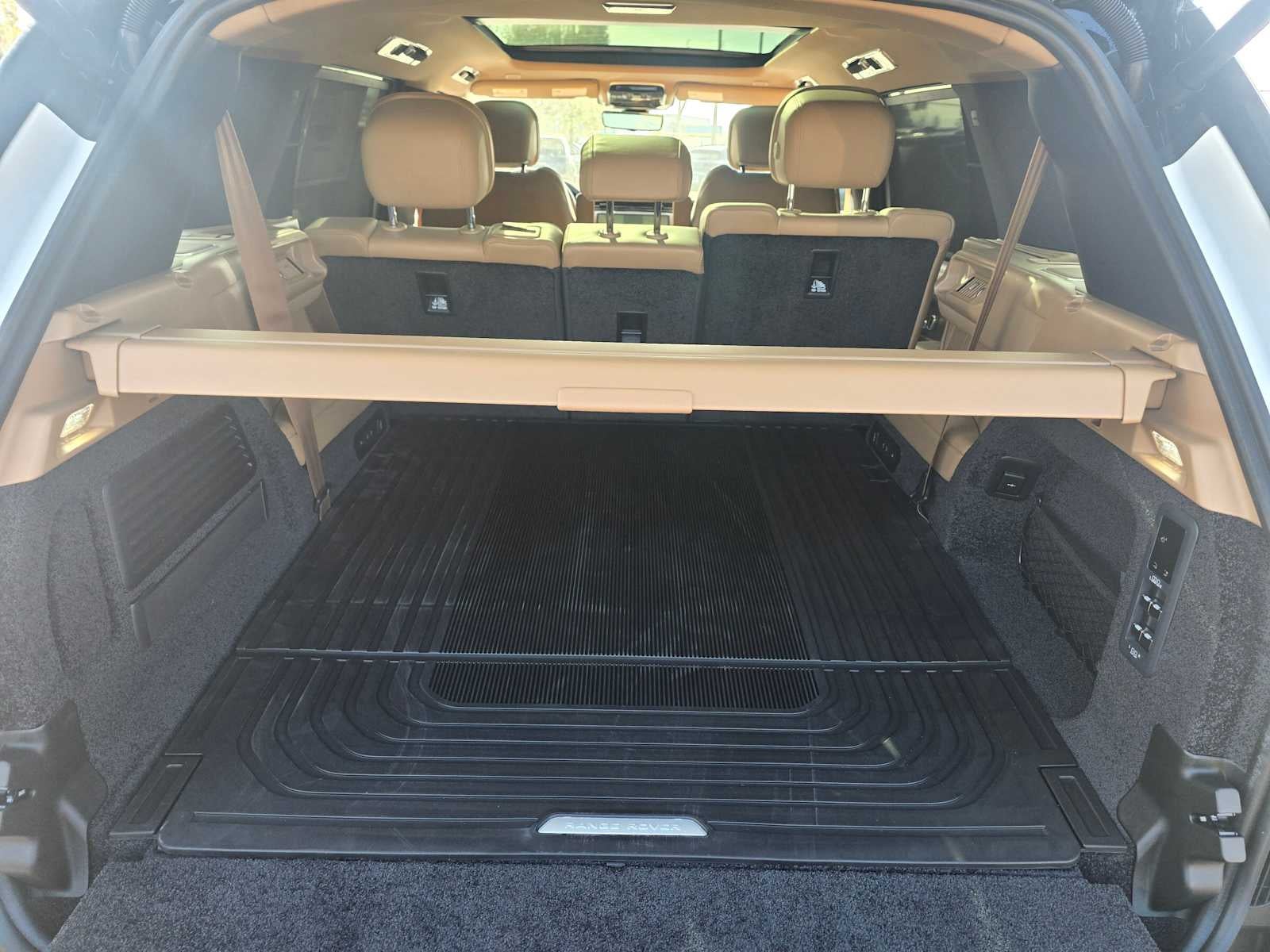 2026 Land Rover Range Rover SE