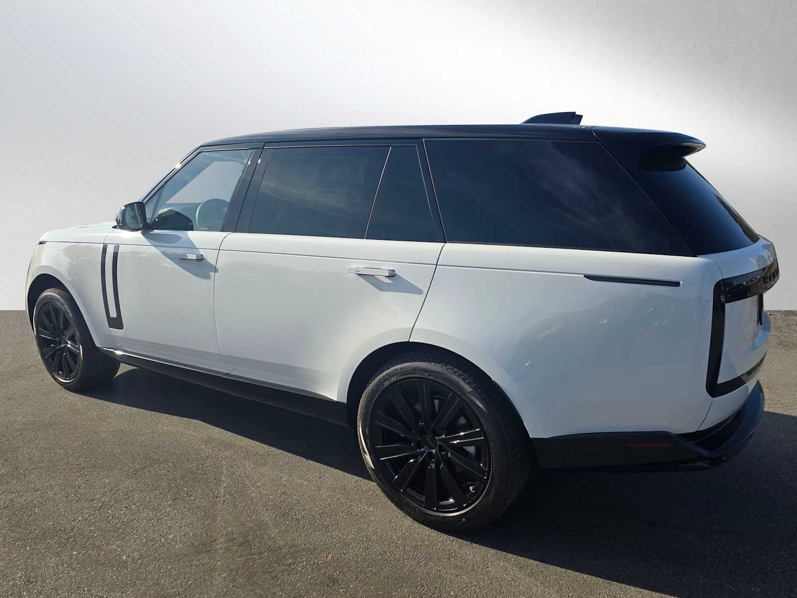 2026 Land Rover Range Rover SE