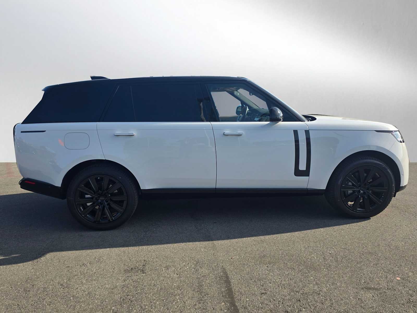 2026 Land Rover Range Rover SE