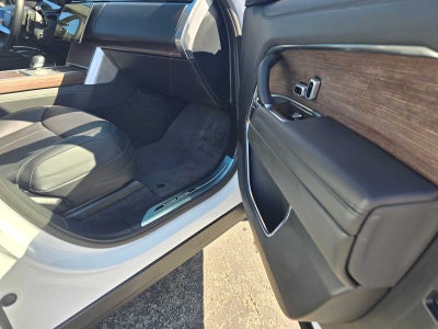 2025 Land Rover Range Rover SE