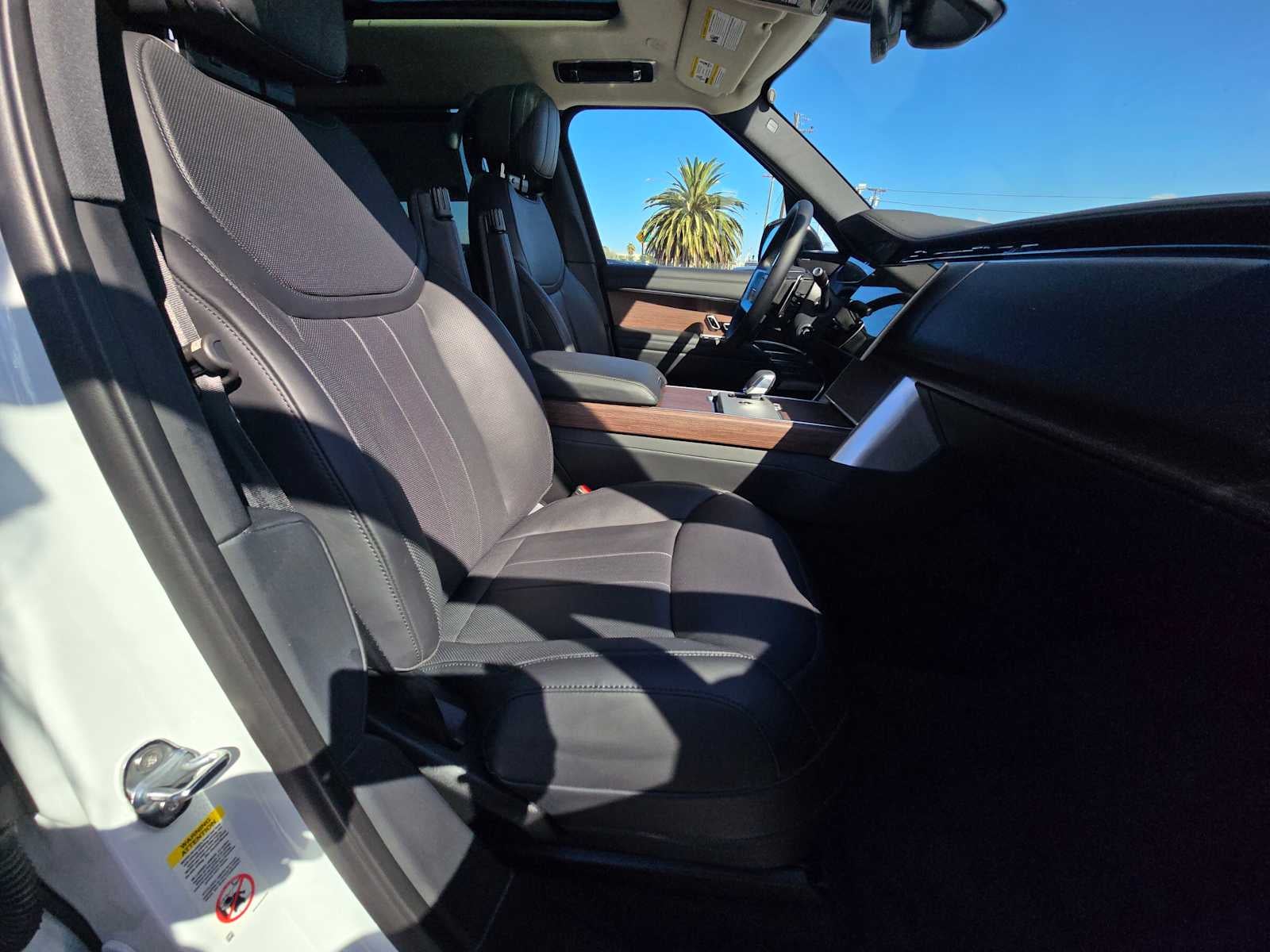 2025 Land Rover Range Rover SE