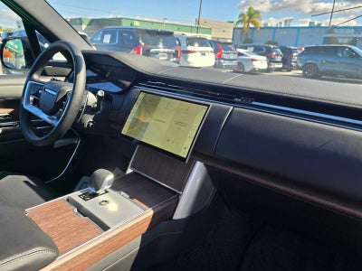 2025 Land Rover Range Rover SE