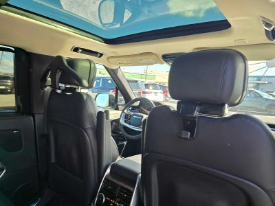 2025 Land Rover Range Rover SE