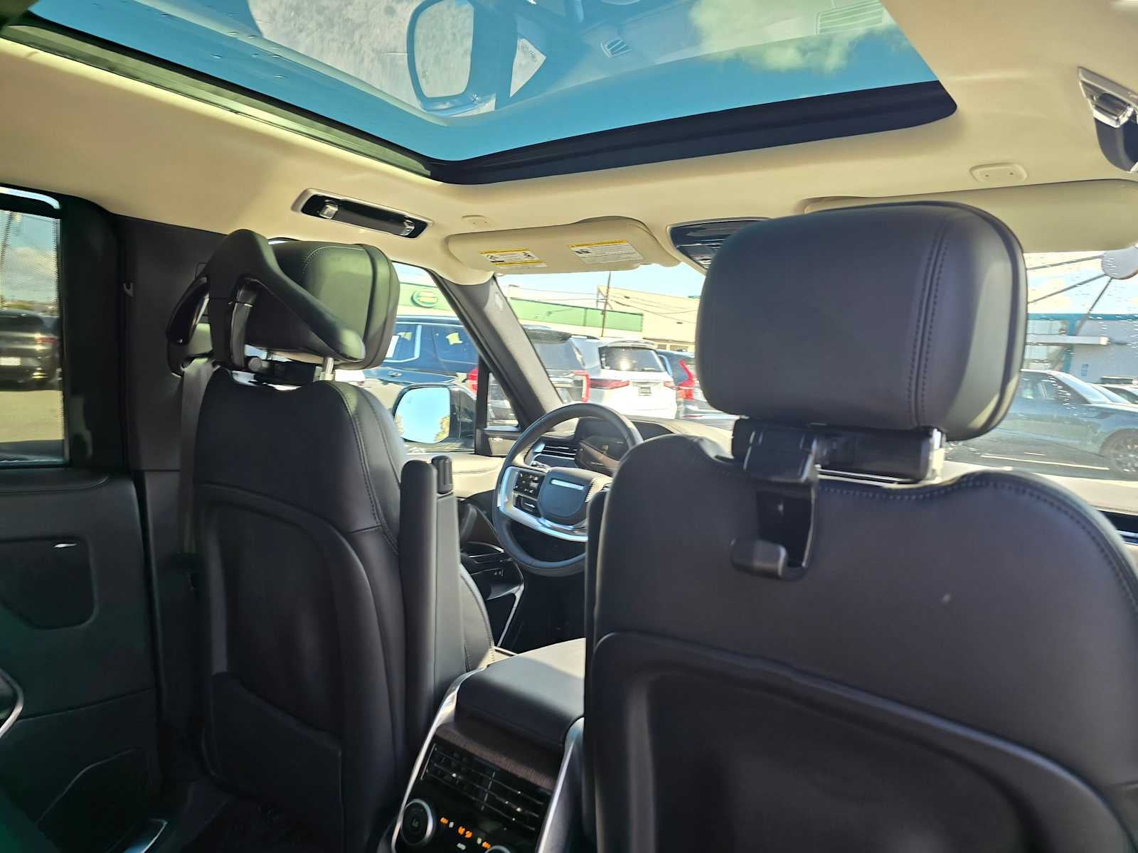 2025 Land Rover Range Rover SE