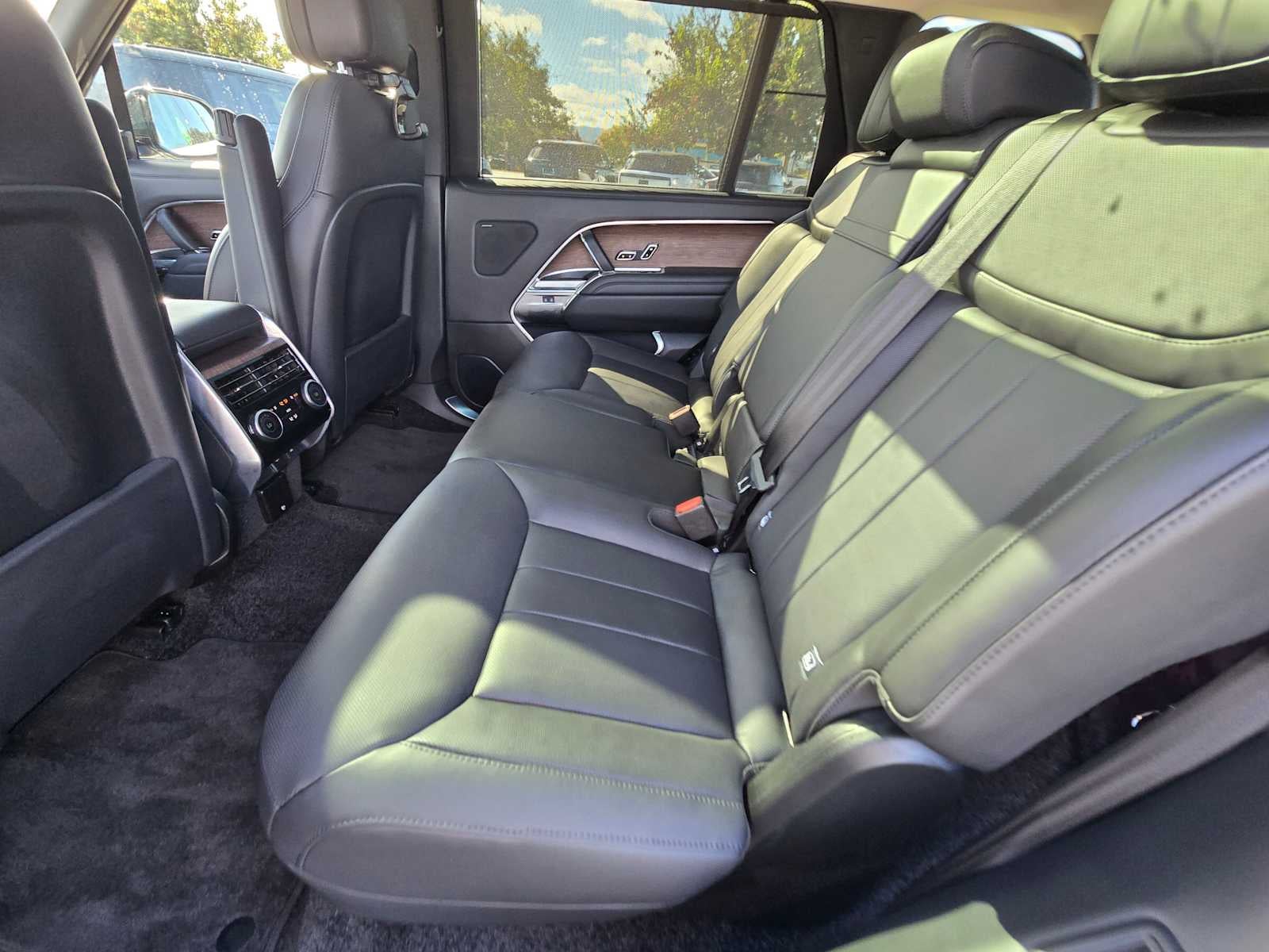 2025 Land Rover Range Rover SE