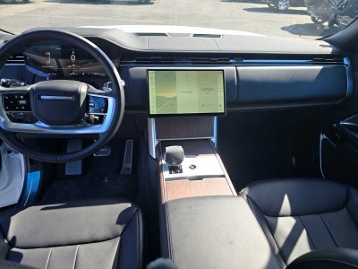 2025 Land Rover Range Rover SE