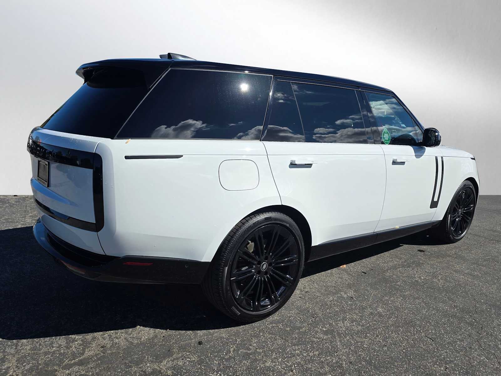 2025 Land Rover Range Rover SE
