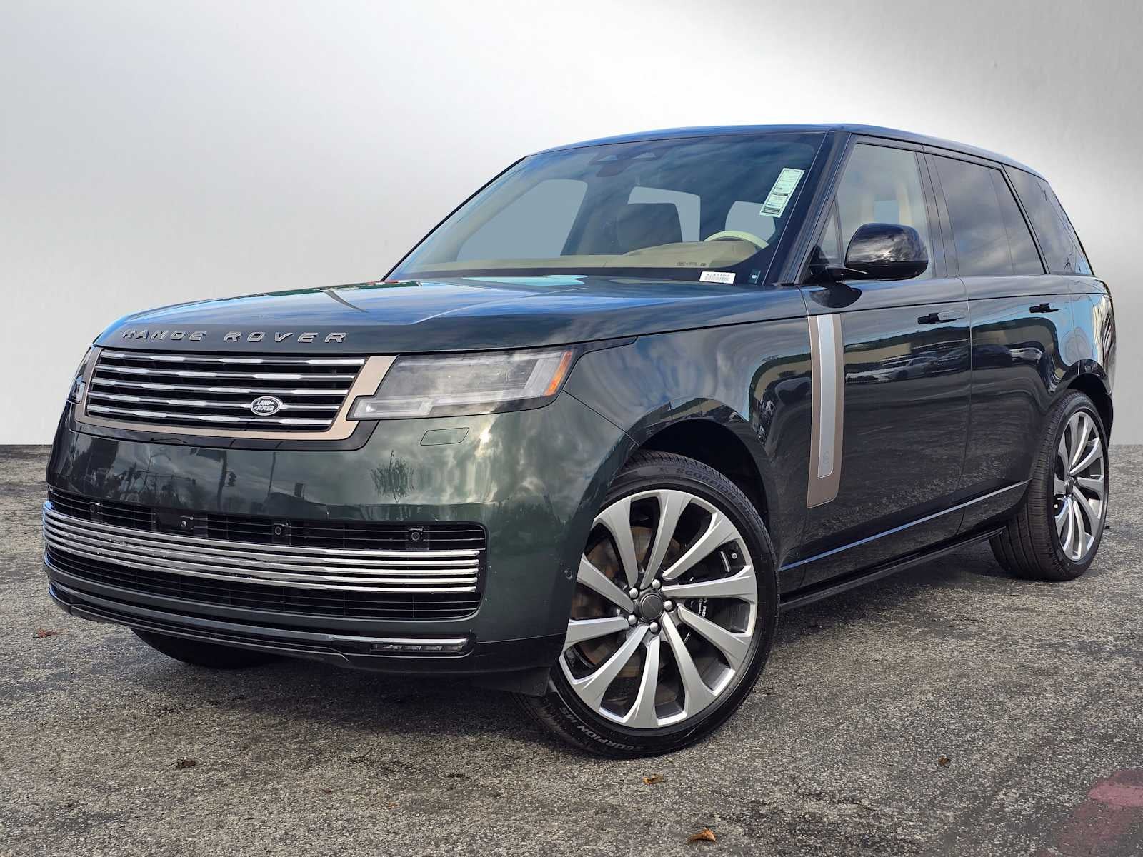 2026 Land Rover Range Rover SV