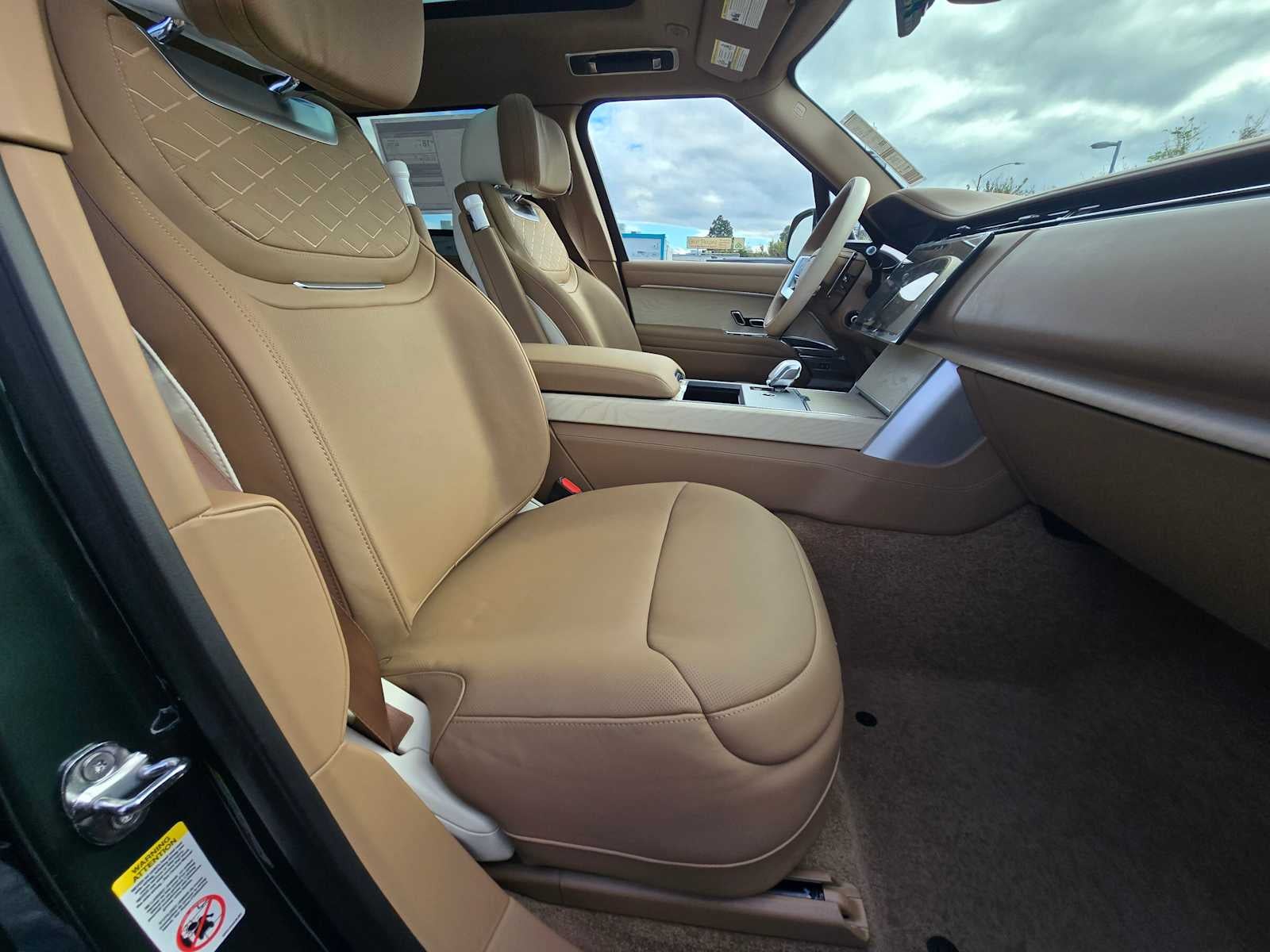 2026 Land Rover Range Rover SV