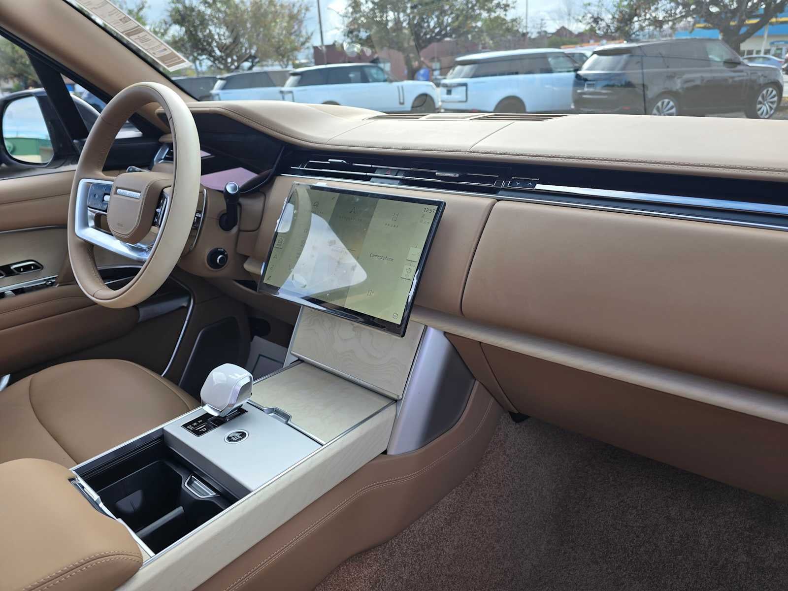 2026 Land Rover Range Rover SV