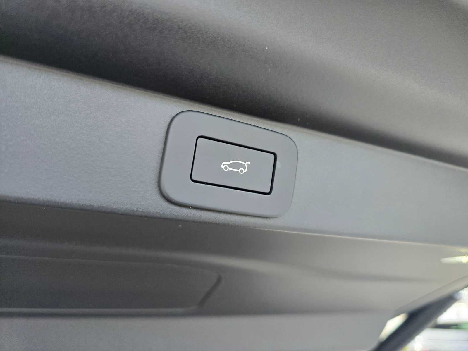 2026 Land Rover Range Rover SV