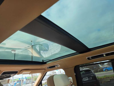 2026 Land Rover Range Rover SV