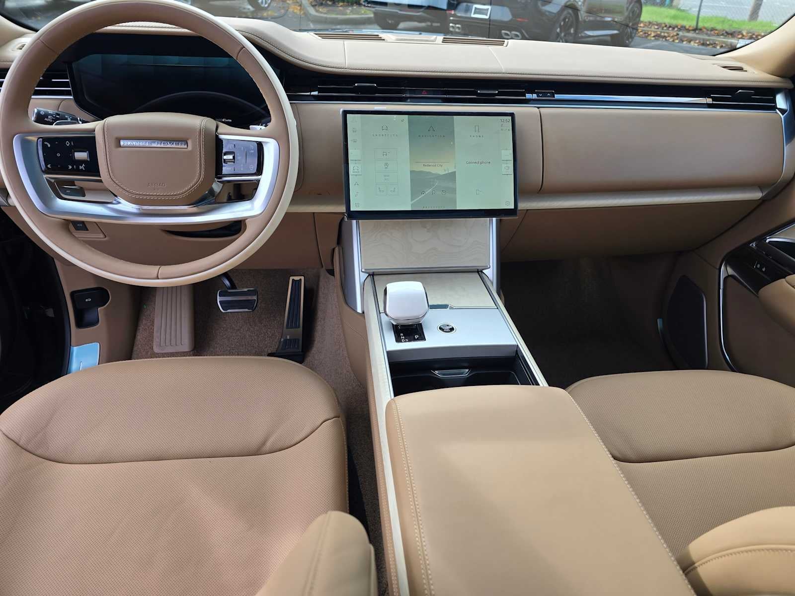 2026 Land Rover Range Rover SV