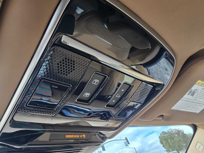 2026 Land Rover Range Rover SV