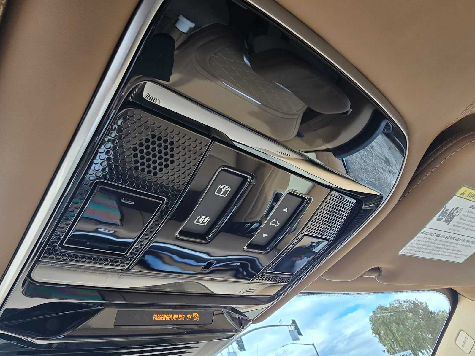 2026 Land Rover Range Rover SV