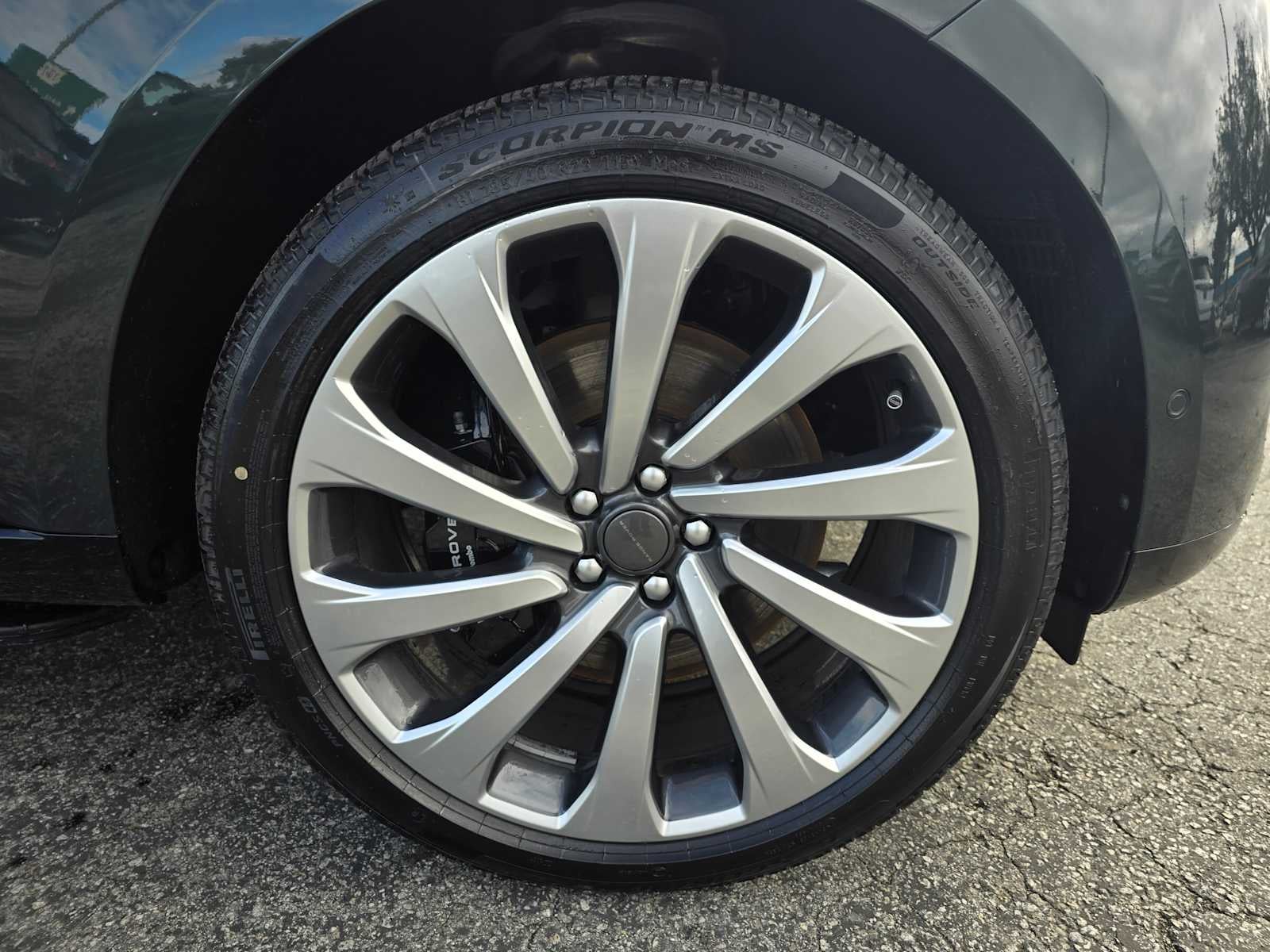 2026 Land Rover Range Rover SV