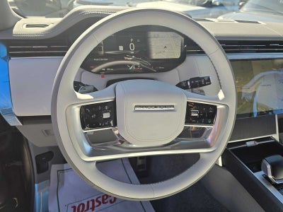 2025 Land Rover Range Rover SV