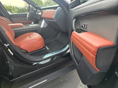 2026 Land Rover Range Rover SV