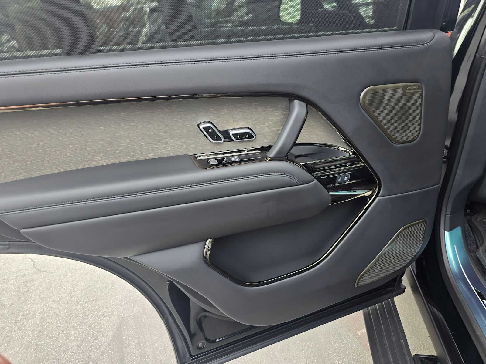 2026 Land Rover Range Rover SV