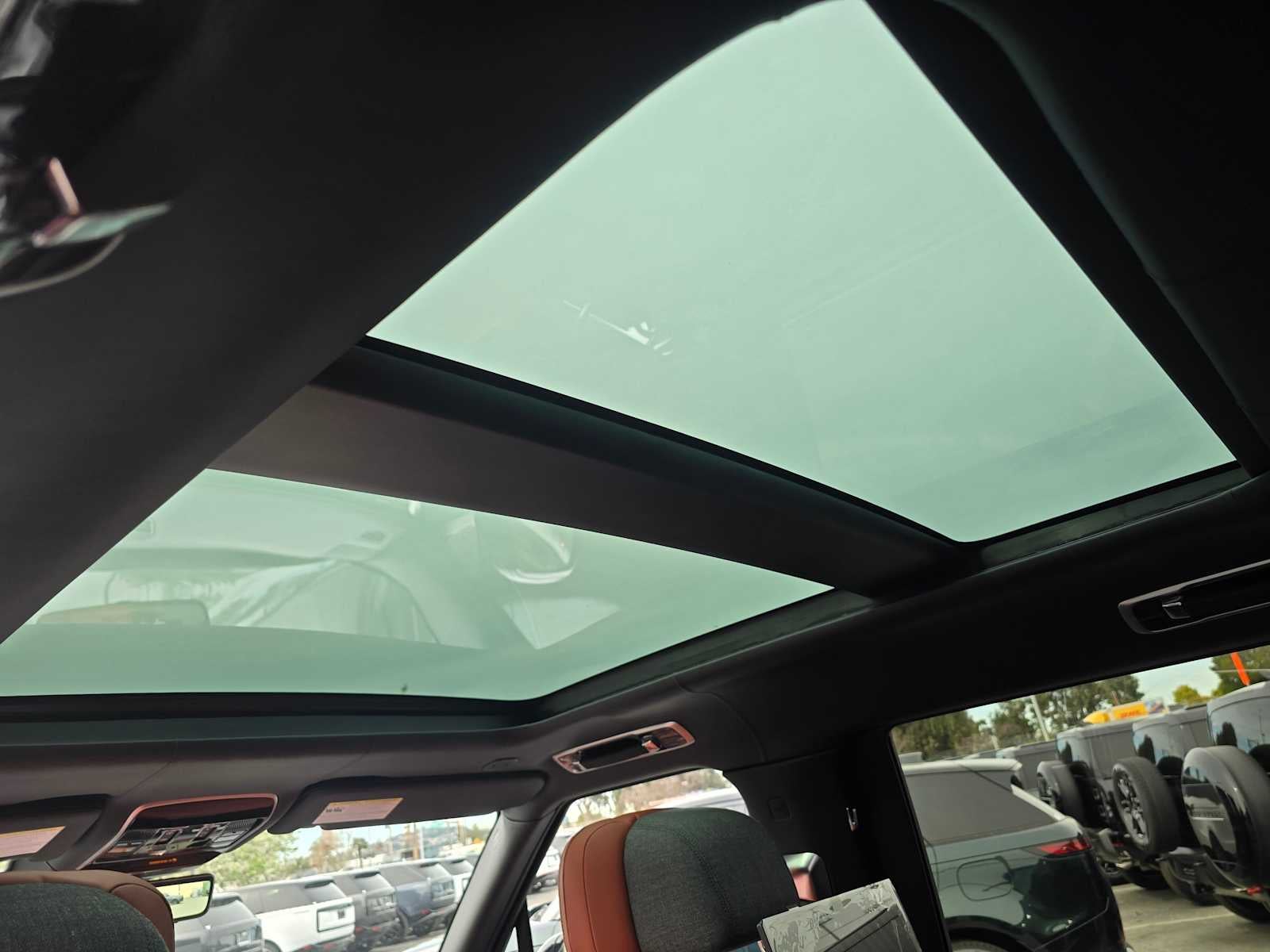 2026 Land Rover Range Rover SV